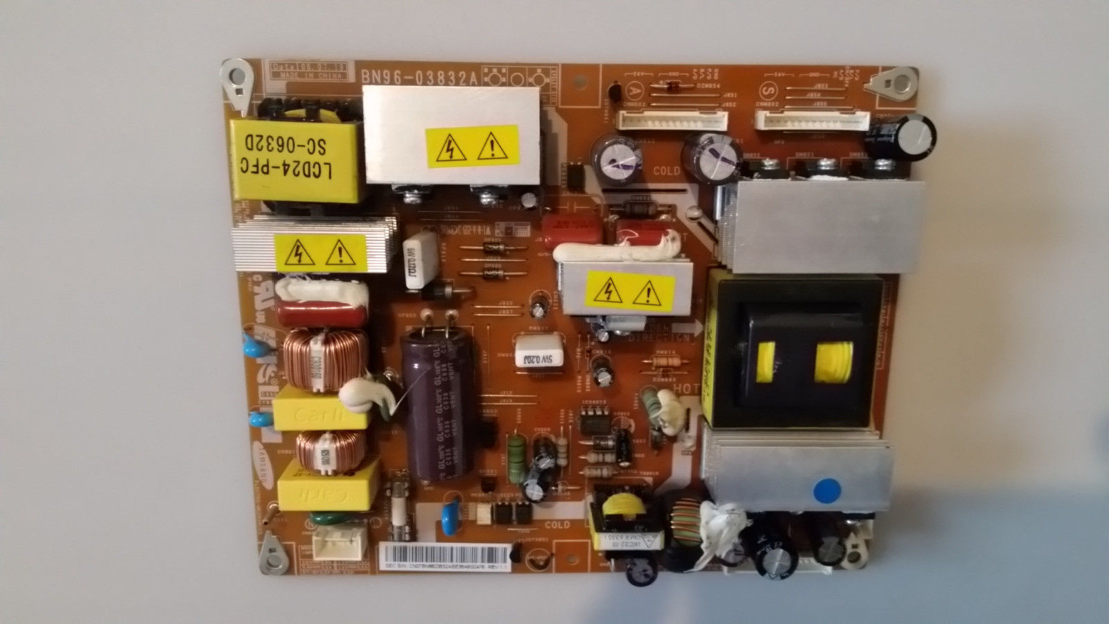 Fonte LCD Samsung BN96-03832A PARA LE32R32B - USADA