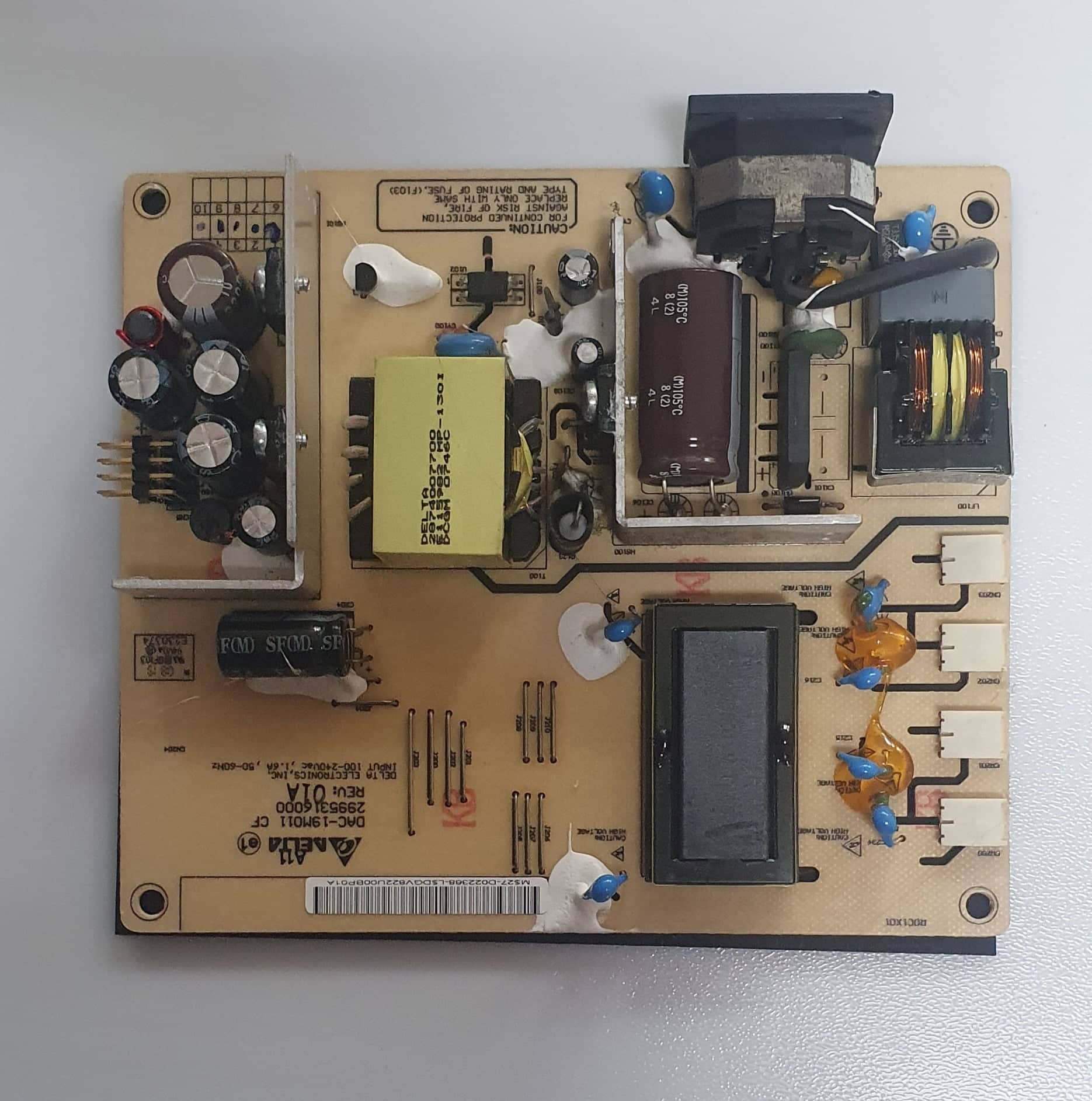 POWER INVERTER LCD 22"   DAC-19M011 CF - 2995316000 REV: 01A - Usado